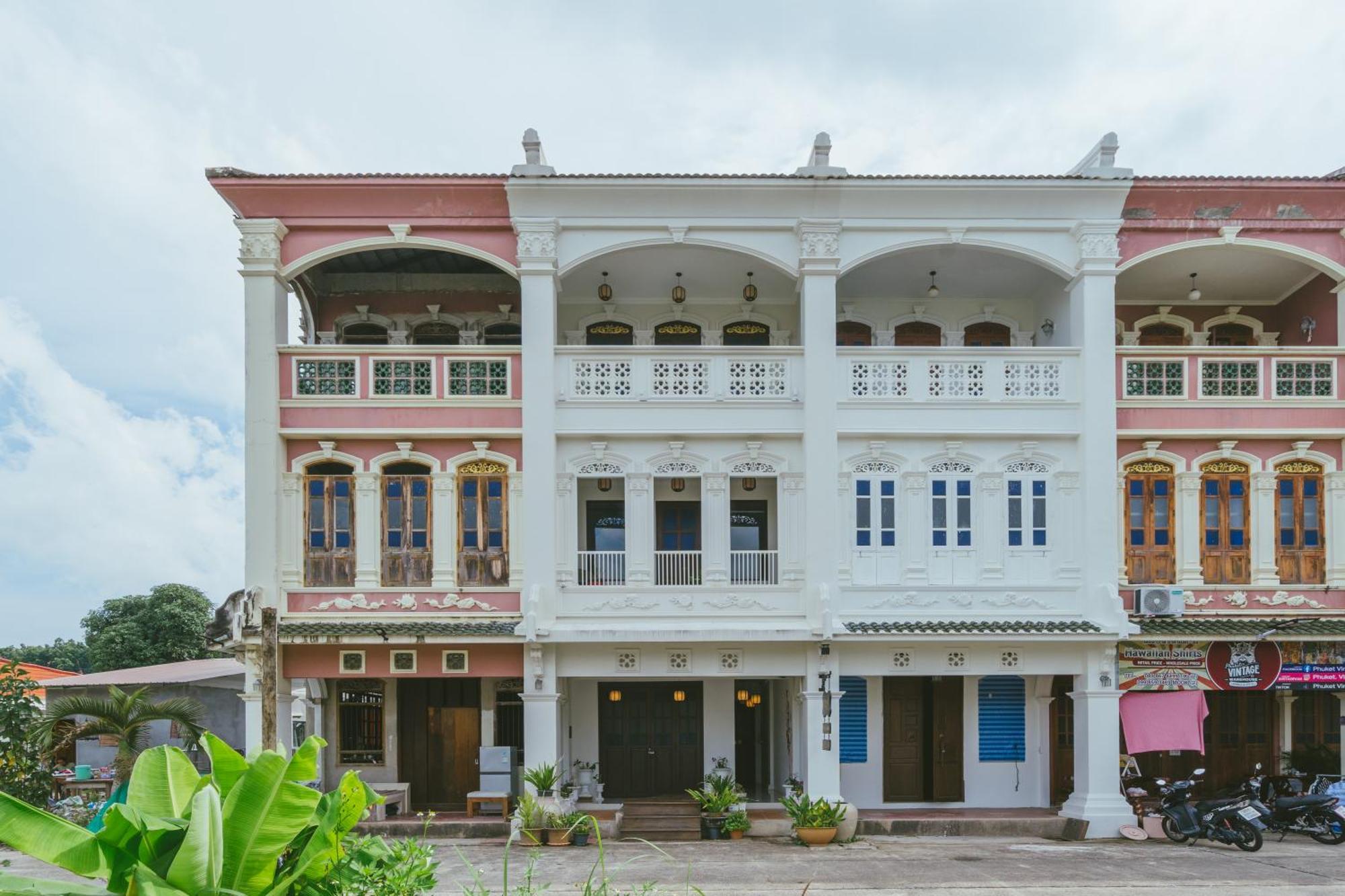 Botan Boutique Hotel Patong Exterior foto